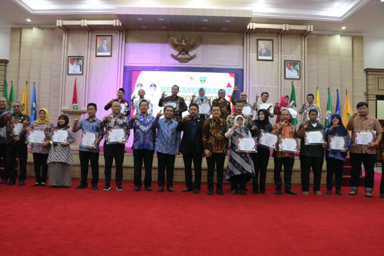 Diskominfo Raih Anugerah Badan Publik 2019
