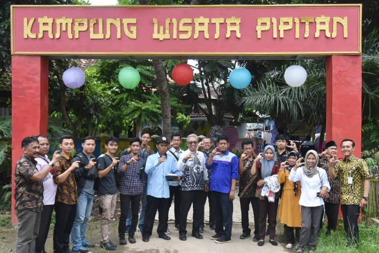 Diskomsantik Kabupaten Pandeglang 'Studi Tiru' ke KIM Pipitan Kota Serang