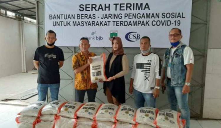 Bank BJB Salurkan CSR 200 Ton Beras untuk Warga Banten