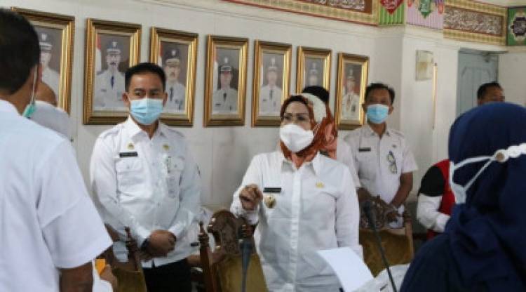 Puluhan Pejabat Pemkab Serang di Suntik Vaksin, Hasilnya Tak Ada KIPI