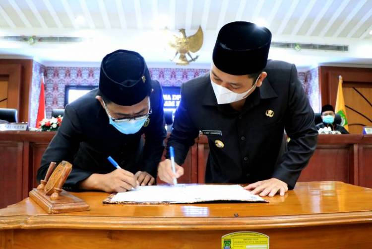 Jelang Idul Fitri, Raperda Perubahan RPJMD Resmi Ditetapkan Jadi Perda 