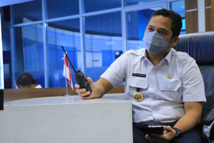 Launching Sistem Integrasi HT dengan Smartphone, Arief : Untuk Memudahkan Komunikasi Pegawai Di Lapangan